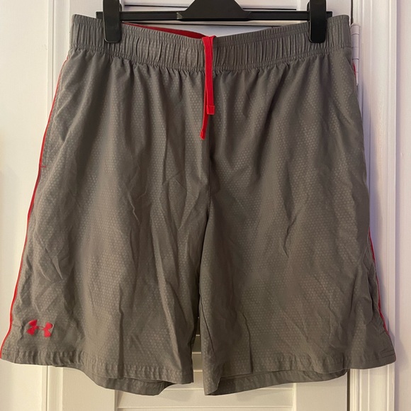UA MEN’s XL ATHLETIC SHORTS - Picture 2 of 4